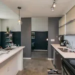 Mid Century Modern Downtown 30+ Night Min Holiday home *