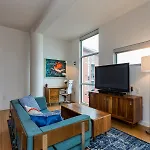 Artsy Extended Retreat Downtown Nashville