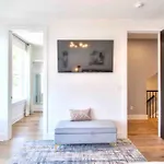 Luxurious Morden Loft Huge Rooftop & Skyline Views Holiday home