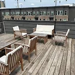 6 Bedroom Gulch Homes, Garages, Rooftops, Walk To Gulch 10 Mins To Broadway, 24 Hour Hospitality Team, Perfect For Groups