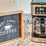 Modern Nashville Condo 5 Mi To Downtown!