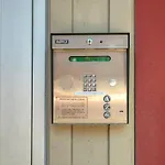 2 Chic Lofts Right On Broadway Strip Sleeps 10