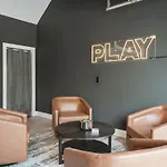 Rooftop Deck And Rec Minutes To Dwntn Holiday home *