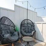 Rooftop Deck And Rec Minutes To Dwntn Holiday home Nashville