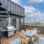 Roof Deck Grill Views 2 Miles From Broadway