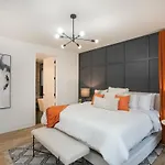 Holiday home Stylish New Gulch Rooftop Deck W Views