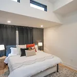 Stylish New Gulch Rooftop Deck W Views Holiday home Nashville