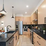 Stylish New Gulch Rooftop Deck W Views *