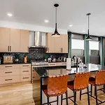 Stylish New Gulch Rooftop Deck W Views Nashville