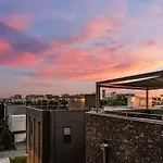 Stylish New Gulch Rooftop Deck W Views Holiday home Nashville