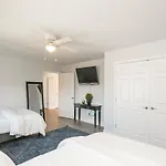 Spacious Only 2 Miles From Downtown Holiday home Nashville