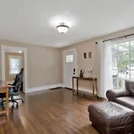 Spacious 3 Bedroom Home 3 Miles To Dt