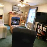 Holiday home Hillbilly Haven