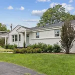 Chic Retreat Near Airport & Downtown Nashville