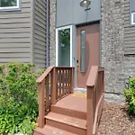 Walkable Hotspot Bars Nearby Broadway Close