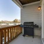 3 Bedroom Home- Huge Yard For Pets 4 Miles To Broadway Holiday home Nashville