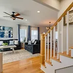 3 Bedroom Home- Huge Yard For Pets 4 Miles To Broadway *
