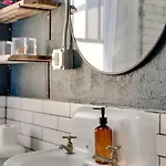 Historic Near Music Row-hillsboro Village Apartment