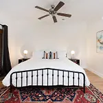 Minutes To Opry, Airport & Broadway