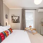 Apartment Belmont 2mi Broadway