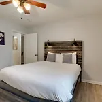 2 Bdr With Free Parking! 2M To Broadway!