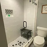 Holiday home 8 Minutes To Downtown! *