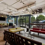 Hotel Delta By Marriott Airport Nashville