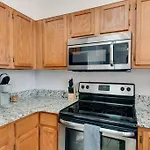 Prime Location With Balcony Near Broadway And Golf Apartment Nashville