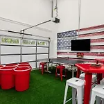 The Americana Abode Rooftop Hot Tub Game Holiday home Nashville