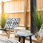 The Ashland House - Stylish Design, Backyard Oasis Holiday home Nashville