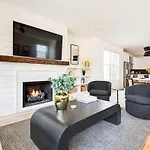 The Ashland House - Stylish Design, Backyard Oasis * Nashville