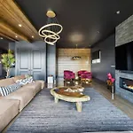 Epic Luxury Mansion W Skyline Views