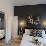 Great Location 1 Bedroom Sleeps 4