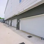 Vogue Life Trendy 4Br House All Ensuites