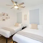Spacious W Rooftop Deck And Mural! 10 Min 2 Dt Holiday home