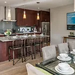 Great Location, Large - Roof Deck, Walk To Ni