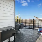 The Jackson House - 1 Mile To Broadway! Holiday home *