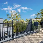 The Jackson House - 1 Mile To Broadway! Holiday home *