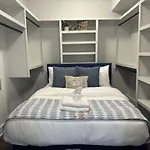 Lux East Nash-hot Tub & Rooftop Patio Holiday home Nashville