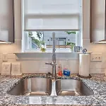 Lux East Nash-hot Tub & Rooftop Patio *