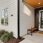 Luxury Home With Stunning Rooftop Views!