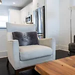 Ten Minutes To Broadway Unwind In Style