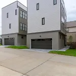 Gulch Mega Home Super Rooftop Premier Location