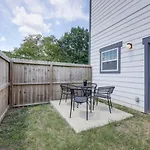 Ten Minutes To Broadway Luxurious Gated Townhome