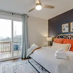 Skyline Views Romantic Fun Downtown Location