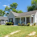 East Nash Enclave Movie Room Private Yard