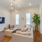 East Nash Enclave Movie Private Yard