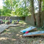 East Nash Enclave Movie Private Yard