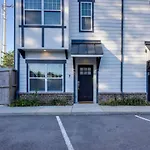 Two Spectacular Homes For Twenty Guests With Outdoor Patio