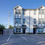 Two Spectacular Homes For Twenty Guests With Outdoor Patio